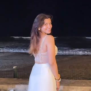 priyasanghvi_18 — creator on Fancall
