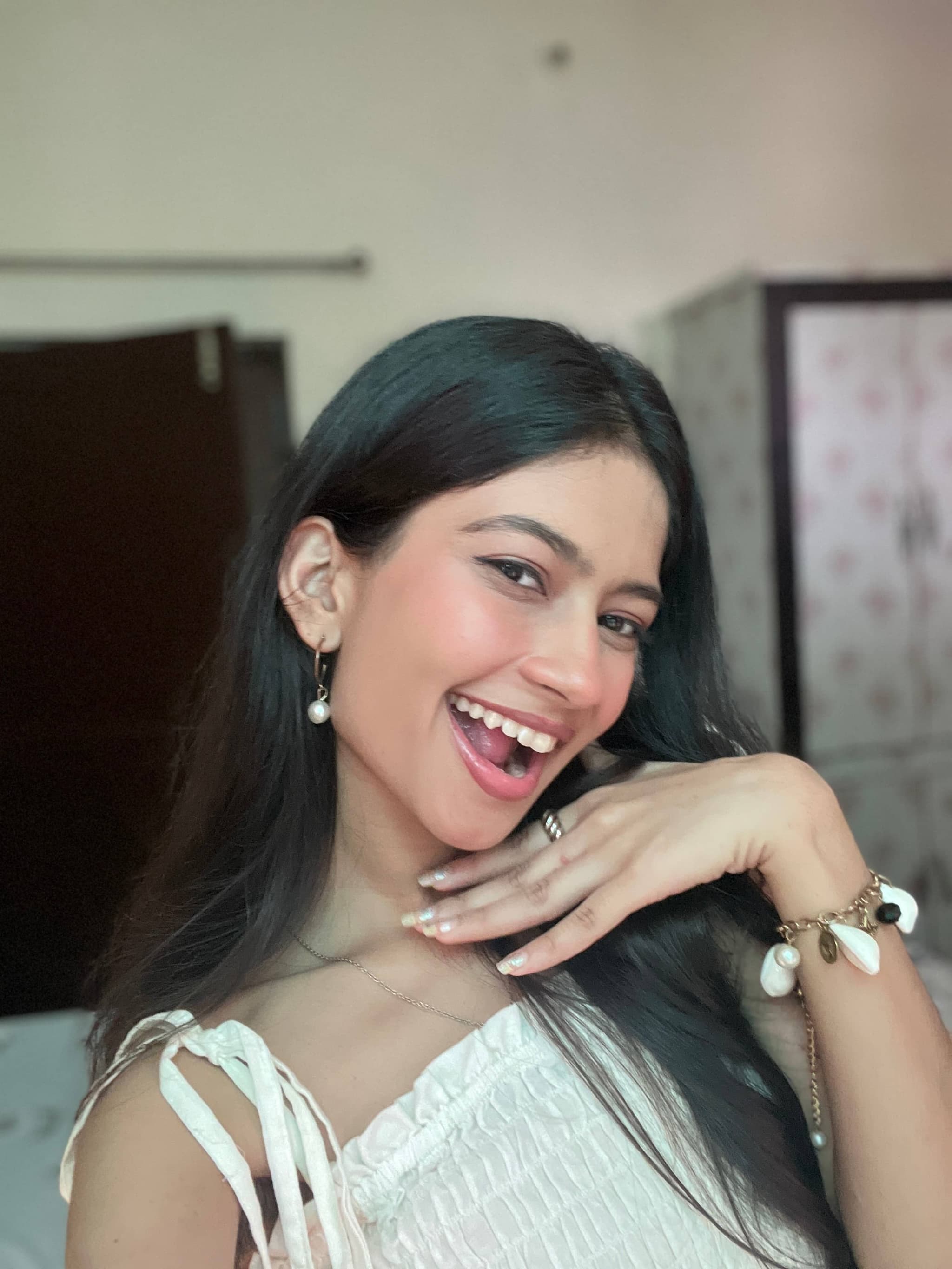 Riya — Beauty & Self Care creator on Fancall