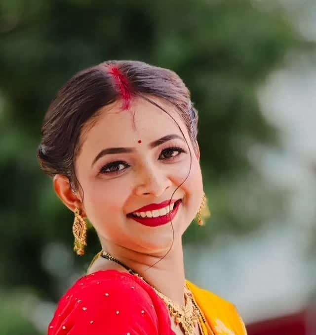 aditi Mayank pandey — Vlogs & Lifestyle creator on Fancall